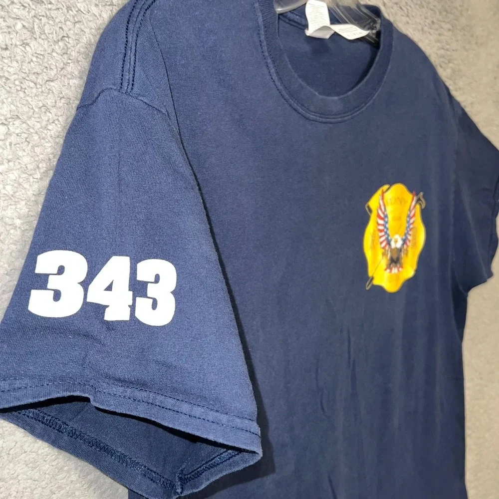 FDNY T Shirt Men's Size L Blue Fire Department Flag Gold Shield Eagle 2-Side Tee